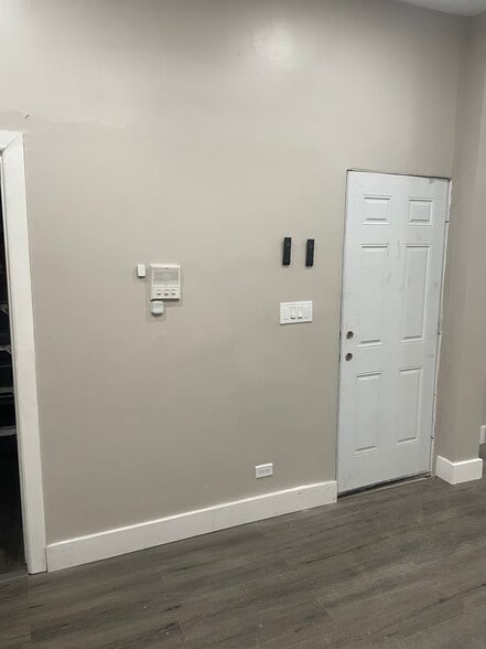 Building Photo - 6326 S Saint Lawrence Ave