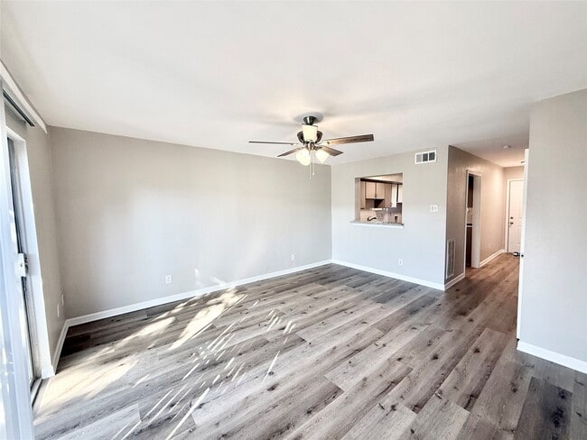 Building Photo - 7980 Grove Ridge Dr