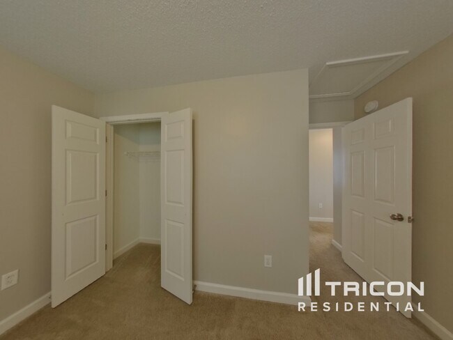 Building Photo - 367 Olde North Church Dr