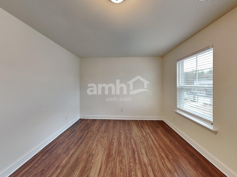 Building Photo - 6233 Bridlewood Ln