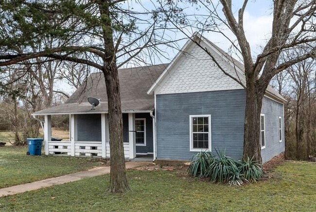 Building Photo - 500 E Main St