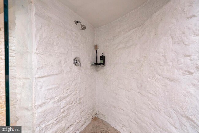 Building Photo - 239 Race St