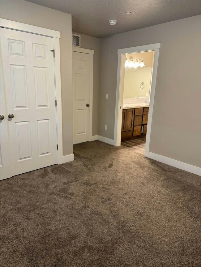 Building Photo - 953 Pirate Cove Wy