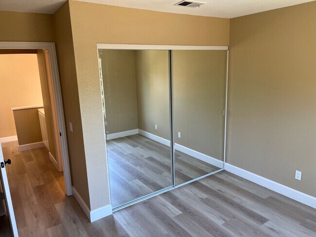Building Photo - Rancho Del Oro Single Family Home