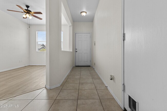 Building Photo - 5904 S 30th Ln
