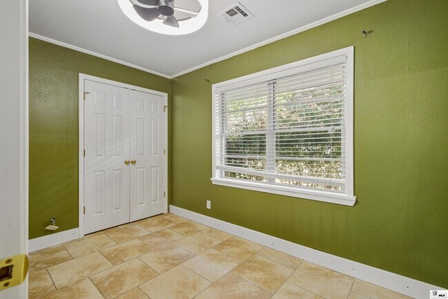 Building Photo - 2013 Frances Pl