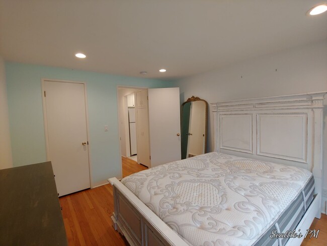 Building Photo - Beautifully Updated Magnolia House- 3 Bedr...