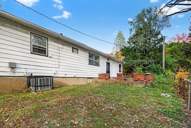 Building Photo - 1700 Dellwood Ct