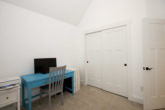 Building Photo - Charming Cottage in DOWNTOWN Southern Pines