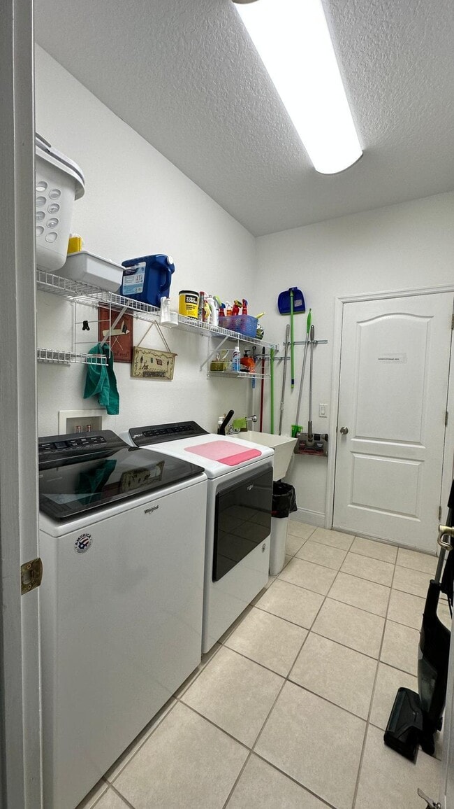 Building Photo - 412 Waterside Cir