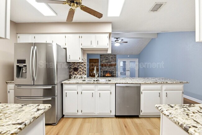 Building Photo - 6009 Leafwood Cir