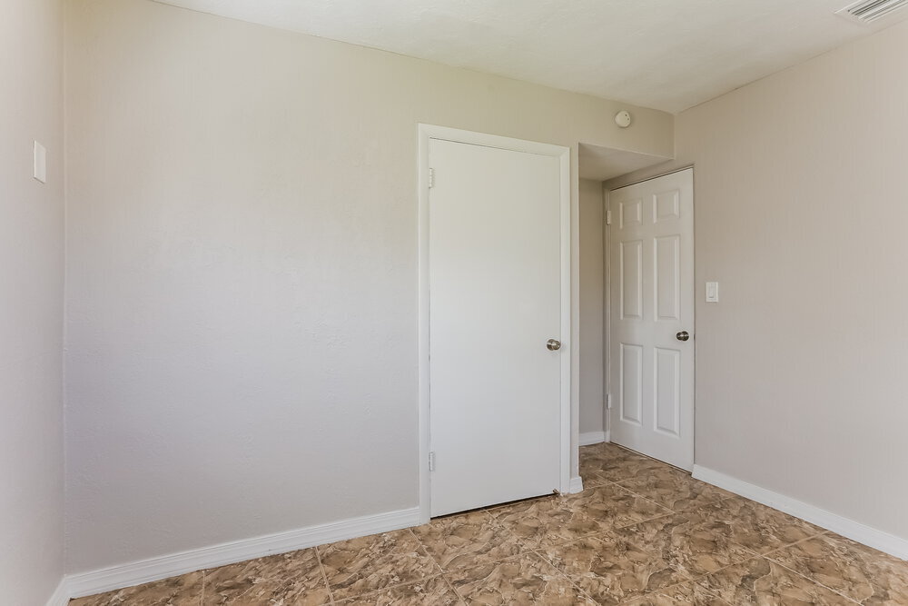 Building Photo - 6020 NE 3rd Terrace