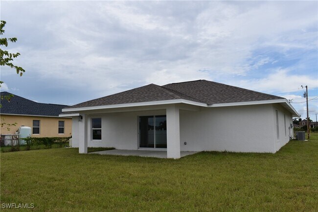 Building Photo - 605 NW 25th St