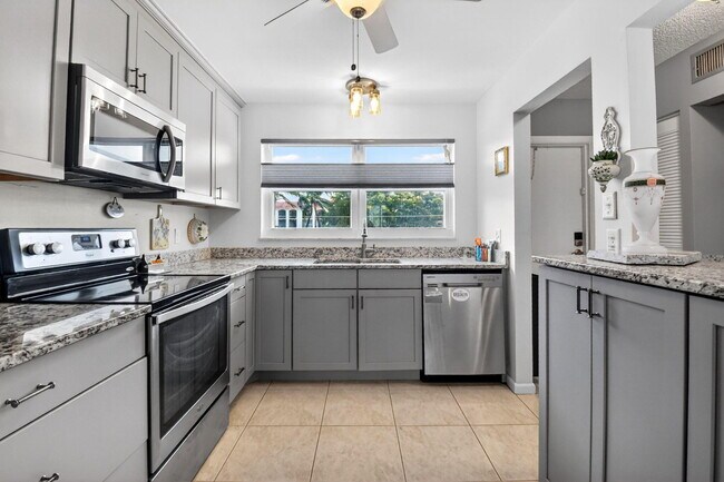 Building Photo - 2016 S Federal Hwy