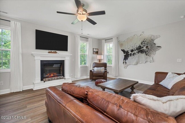 Building Photo - 712 Burley Oak Dr