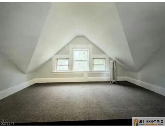 Building Photo - 737 Kensington Ave