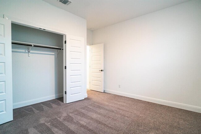 Building Photo - 3501 Jaulan St