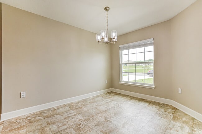 Building Photo - 511 Edith Dr