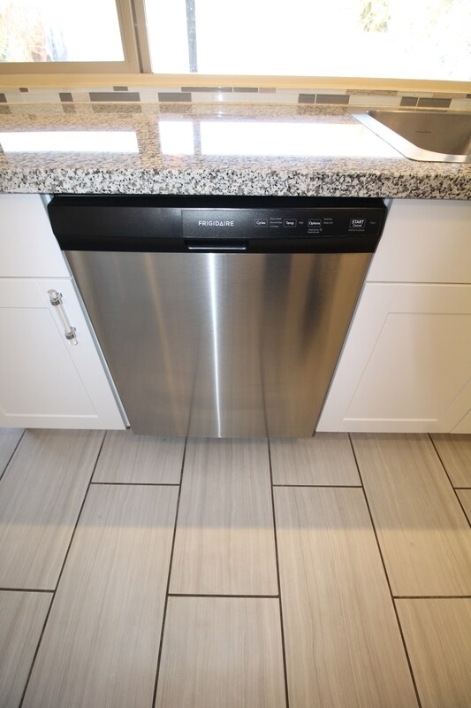 Building Photo - 8615 E Bellevue Pl