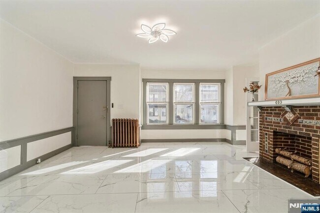 Building Photo - 41-43 Poe Avenue Unit 1