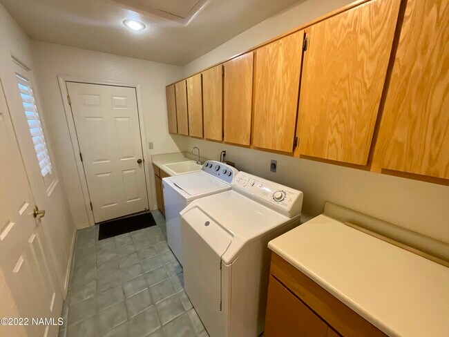 Building Photo - 4571 E Flintwood Ln