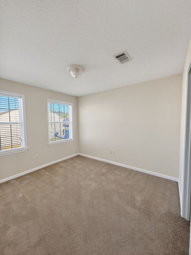 Building Photo - 403 Valdez Ct