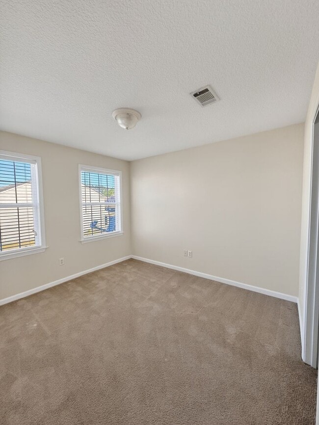 Building Photo - RATE DROP ALERT! (was $2100/month)