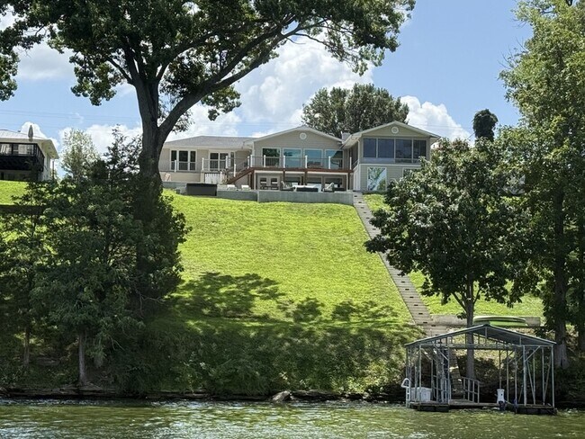 Building Photo - 389 Green Harbor Rd