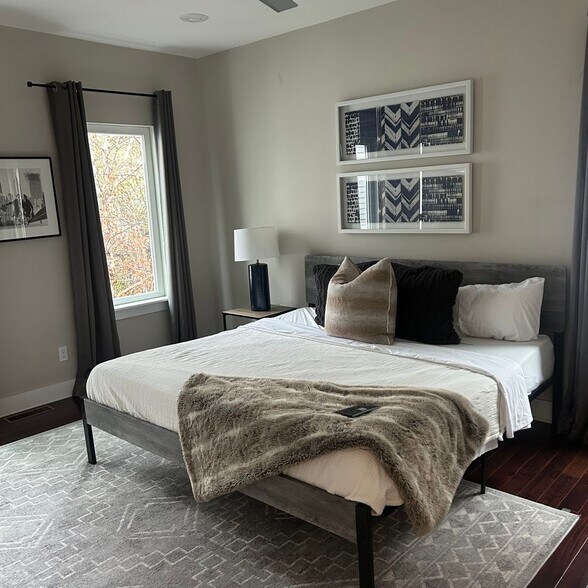 Building Photo - 1240 2nd Ave S