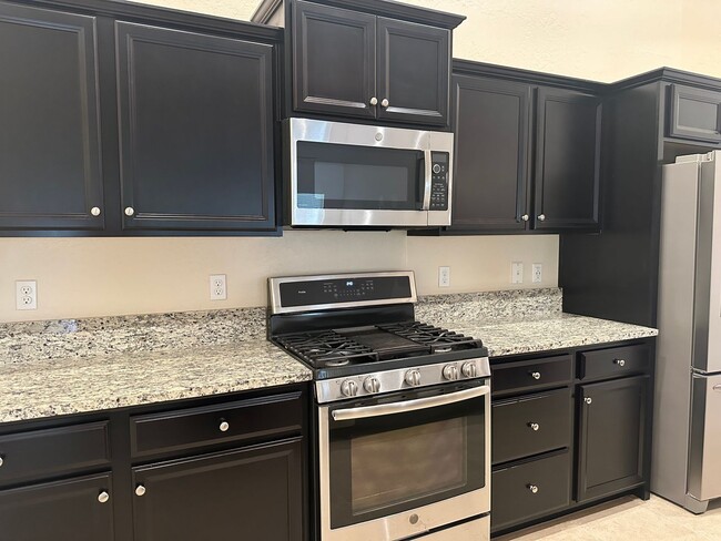 Building Photo - Must see this immaculate home!!!