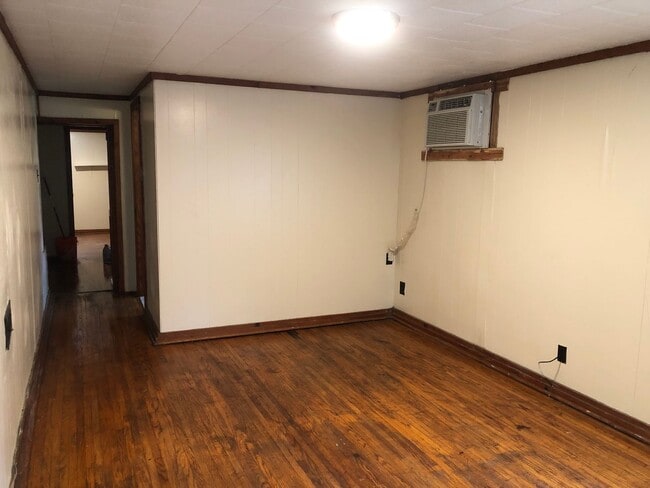 Building Photo - 4 Bedroom and 3 Bathroom home NLR