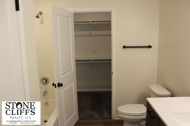 Building Photo - 904 Scott Station Rd