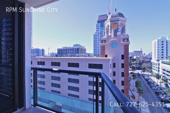Building Photo - 1 Beach Dr SE