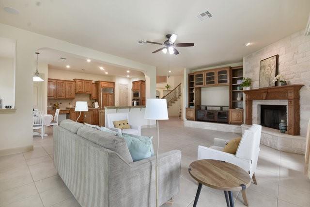 Building Photo - 9900 Tree Bend Cove