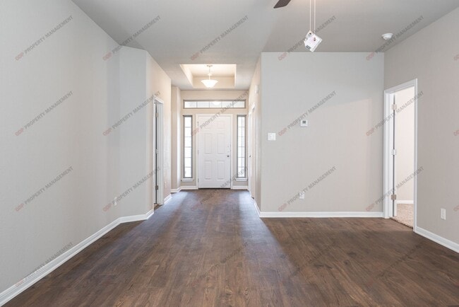 Building Photo - 1242 Lakeway Crossing Dr