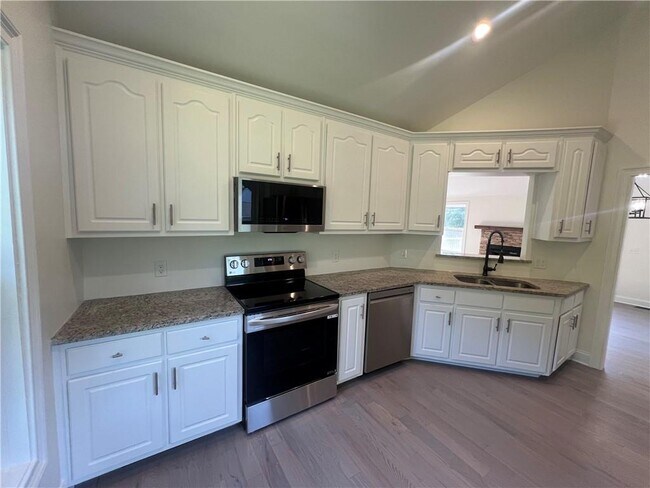 Building Photo - 130 Elk Grove Dr