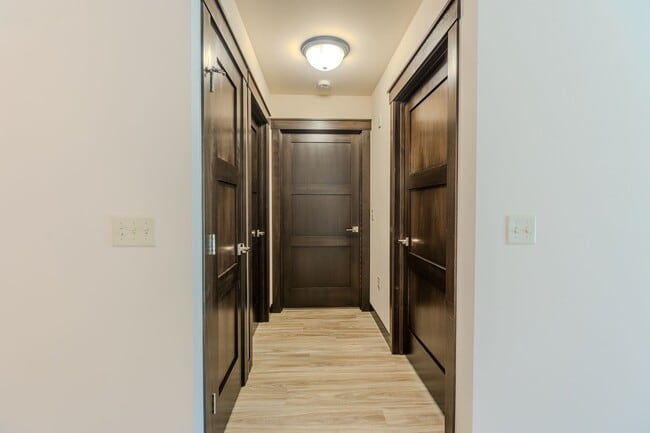 Building Photo - 1137 St Andrews Dr