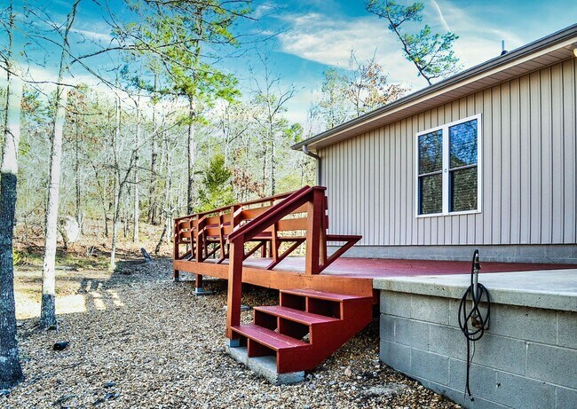 Building Photo - 16 Jubileo Ln