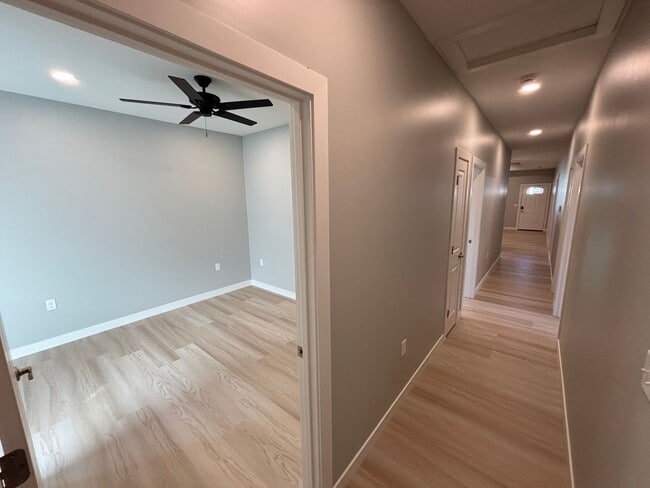 Building Photo - Stunning New Build in Central Manhattan! Available NOW!