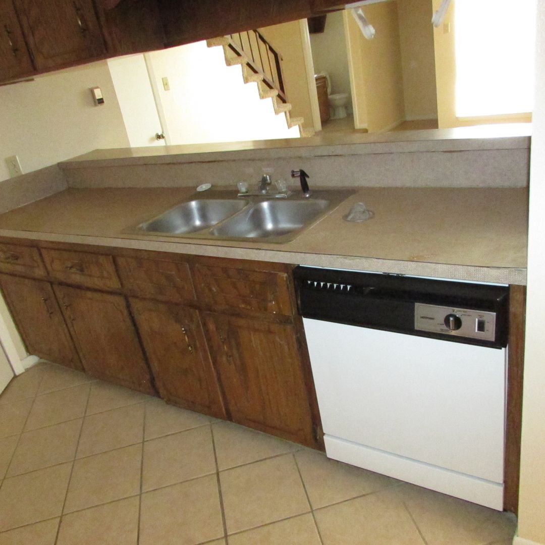 Building Photo - 3008 Chaucer Dr