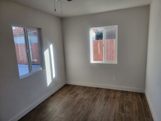 Building Photo - 7401 Valaria Dr