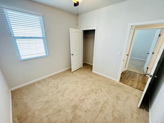 Building Photo - FOR LEASE- ONE LEVEL, SINGL-FAMILY HOME IN...