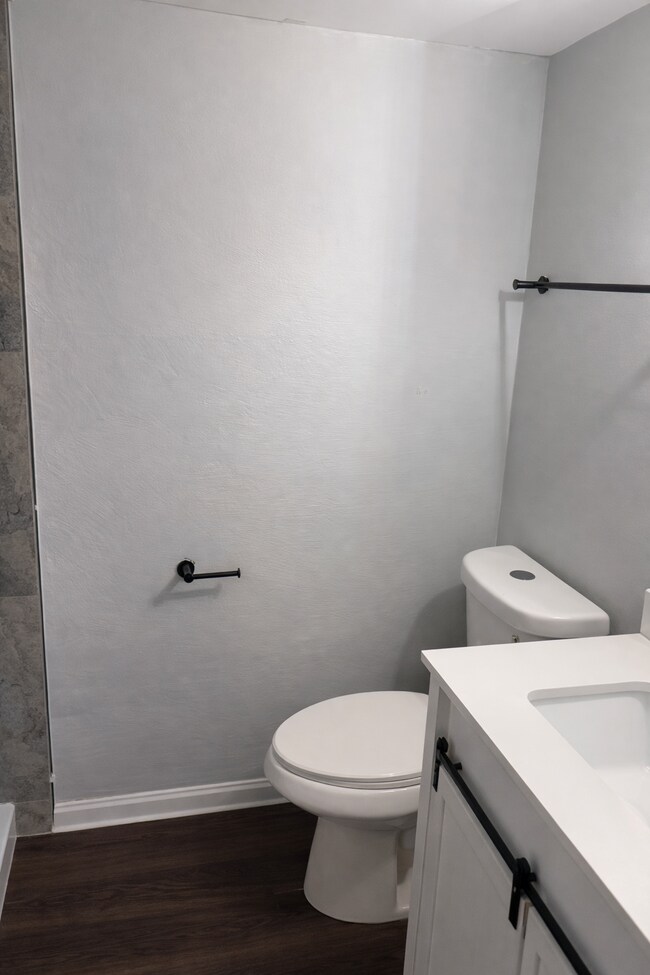 Building Photo - 2961 King Alfred Dr