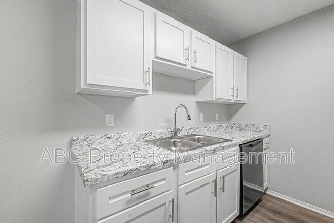 Building Photo - 4378 W Thrasher Dr