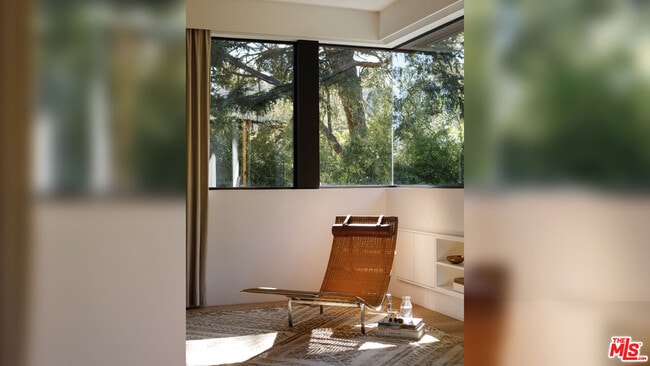 Building Photo - 8970 Wonderland Park Ave