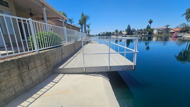 Building Photo - Beautiful Waterfront Home in Northwest Bakersfield