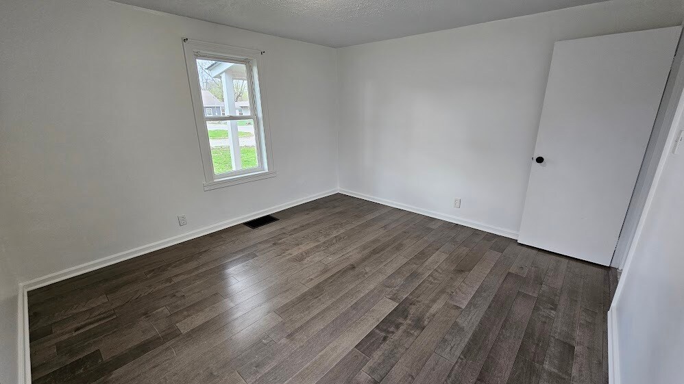 Bedroom 1 - 5474 Terrace Ave