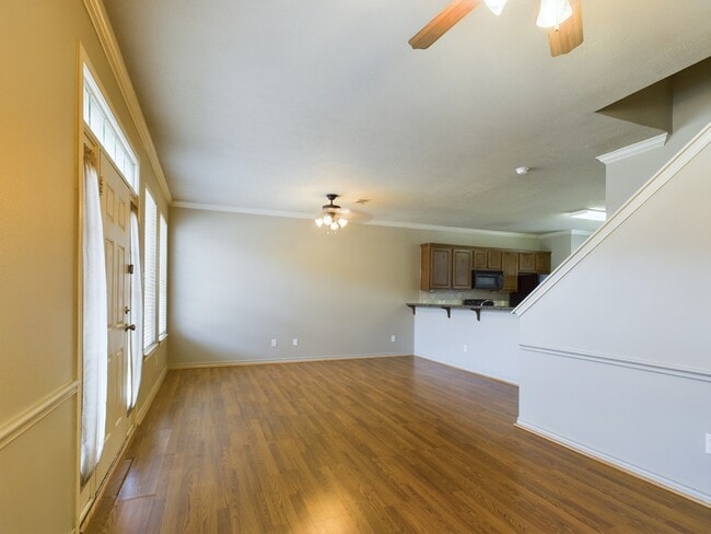 Building Photo - 422 Forest Dr Loop