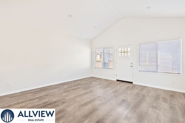 Building Photo - 629 S Lemon St