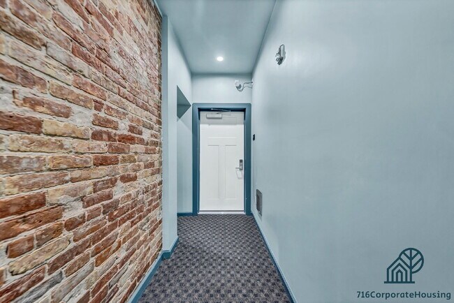 Building Photo - Furnished 2-Bedroom, 2-Bath Apartment near the Medical Campus
